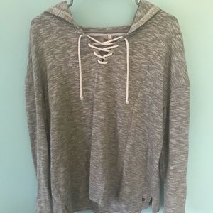 Lace-up Roxy Pullover